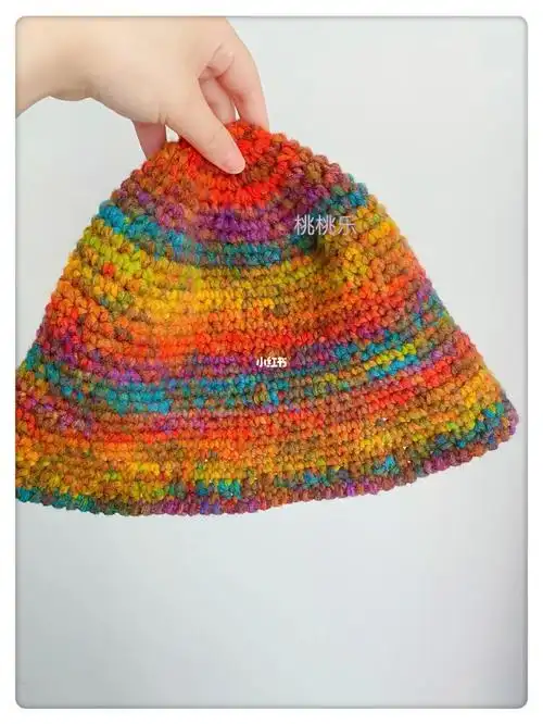 钩针渔夫帽彩虹帽子