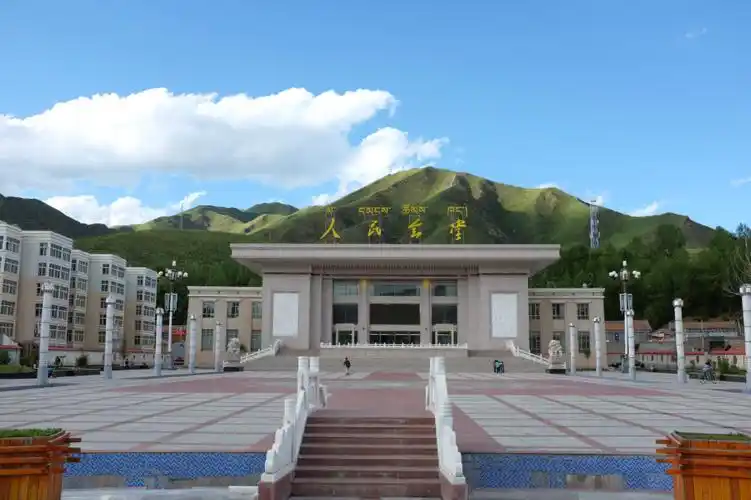 洮河 会流经碌曲县城