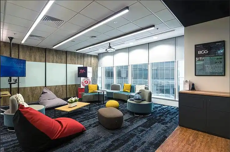 浦东新区互联网科技公司办公室装修效果图