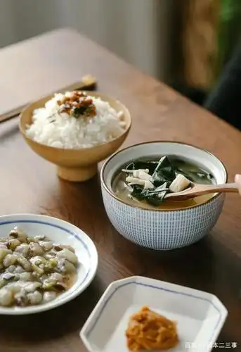 日本人的"精致早餐",从一碗热气腾腾的味增汤开启
