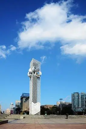 广场标志性建筑效果图