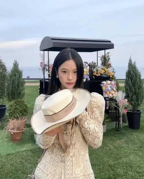 韩国女艺人高敏诗为暴雨灾民捐献5000万韩元