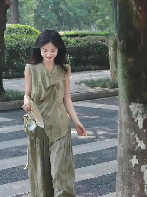 韩剧女主穿搭休闲套装显瘦遮肉干练气质女装2023夏装两件套小清新