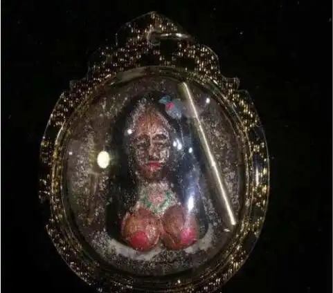 泰国佛牌极度危险尸油制作的泰国佛牌不要碰会折寿