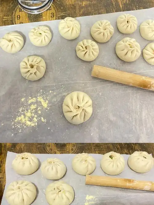 蒸包子……面没发起来准备包饺子……饺子皮叠在一起又发面了……准备