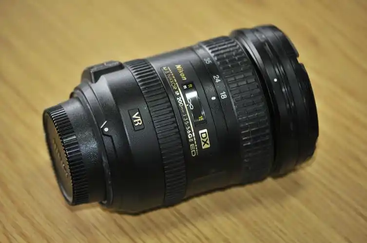 90新 尼康 尼康18-200 vr 二代镜头