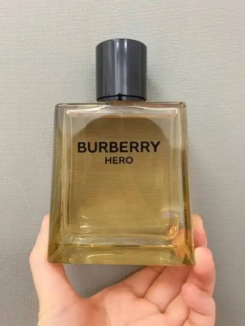 burberryhero▏一支极简风香水