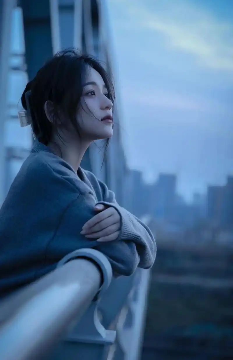 一个女人的心要是寒了,她不会哭也不会闹,也不会乱发脾气