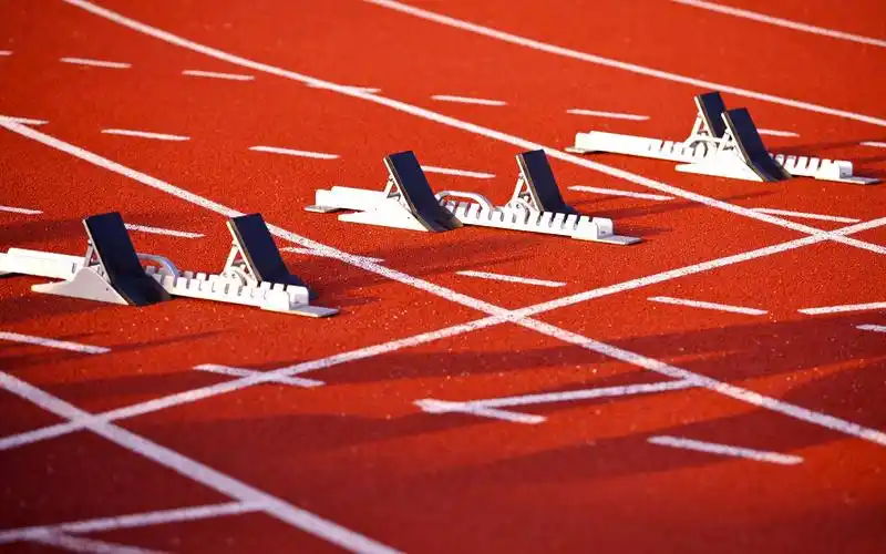 田径赛道上的一景,高清图片,电脑桌面-壁纸族
