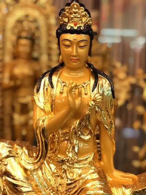 尊贵庄严.满月自在观音.含免费开光八千元