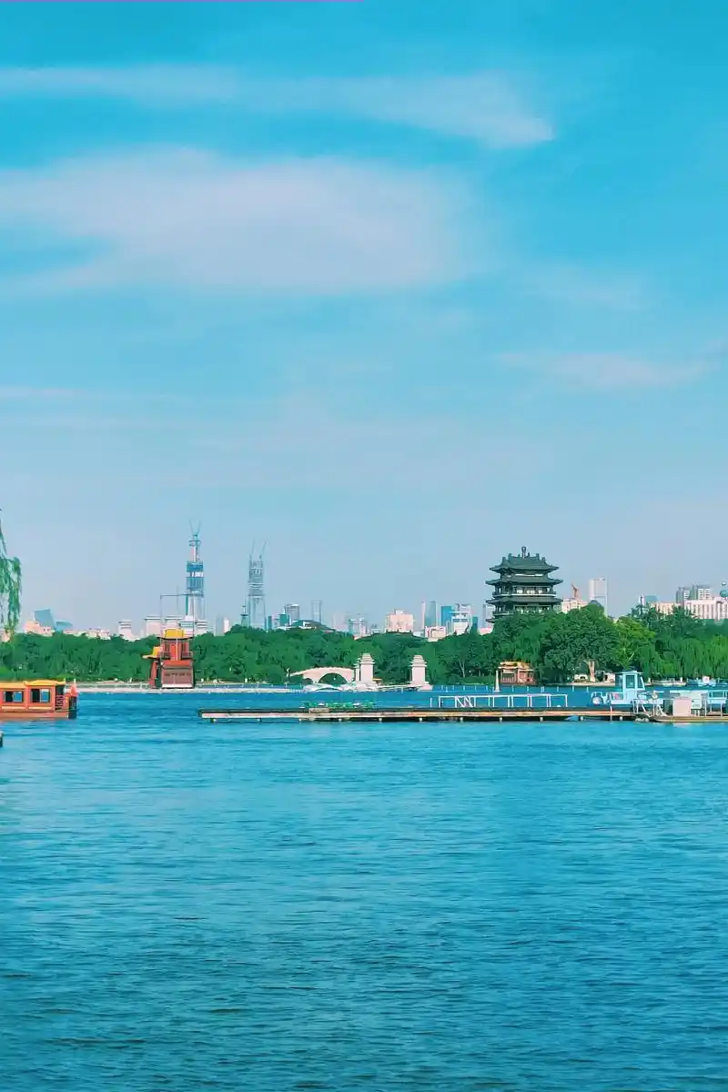 大明湖明湖大  #手机摄影 #摄影  #随手拍出家乡美  - 抖音