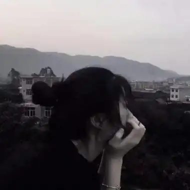 女头丧系真人伤感