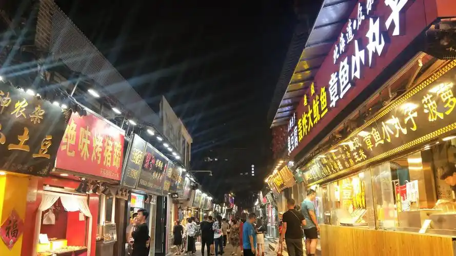 【携程攻略】济南芙蓉街景点,芙蓉街是位于济南市区历下区人气火爆的