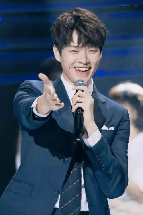 魏大勋老来得粉,靠禁欲系霸总疯狂上分,比男主杨洋还火_孟宴臣_许沁