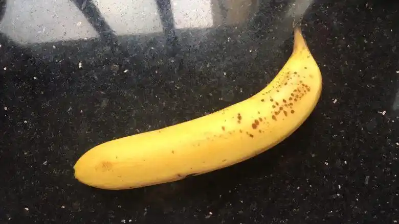 red;display:inline-block; href=/shicai/ 610>香蕉 /a>一根,熟一