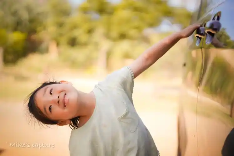 澳大利亚northstradbrokeisland小孩和狗真是绝配