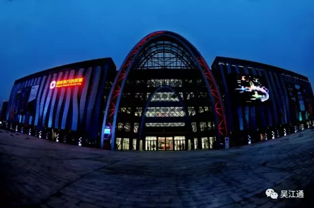 盛泽中心广场▲盛泽仲英广场▲盛泽国际大厦▲丝博园▲旗袍大赛▲宋锦