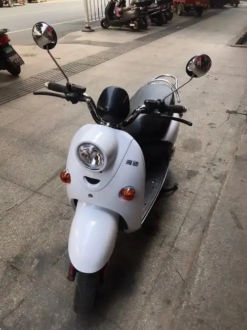 雅迪电动车.前后碟刹,72伏新电池 - 抖音