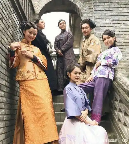 岳丽娜:19岁陪男友北漂,婚后在地下室连生3胎,现成丈夫御用女主角