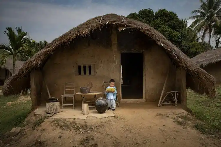 黎族原始村落船型屋 - 吉首市李跃进 - 图虫