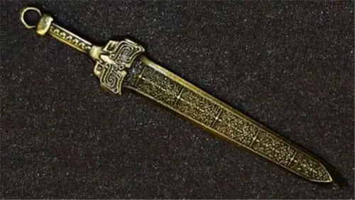 轩辕剑只是黄帝以凡铁所铸,为何能与盘古斧齐名,位列十大神器?