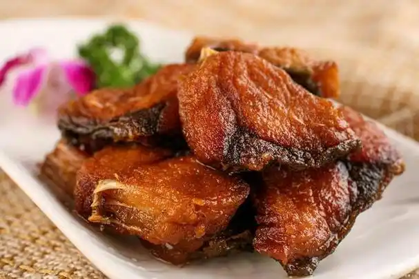 五香熏鱼,香辣可口,为啥你做得不好吃,窍门在这里