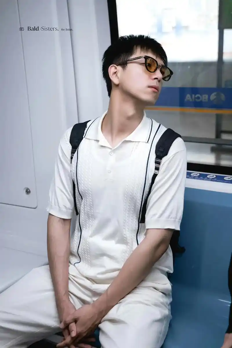 李现09.从意大利坐12多个小时回来,连轴转飞去了武汉,以为 - 抖音