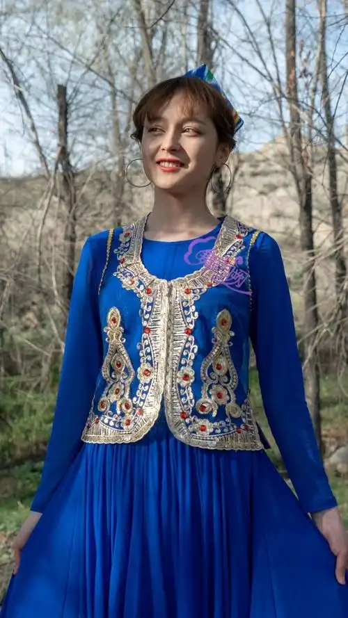 新疆维吾尔族表演服舞蹈服装舞台广场舞演出服女短款夏季马甲