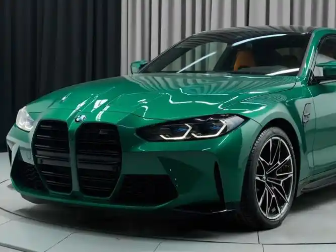 新车丨2021款宝马m4让人尖叫的绿色野兽