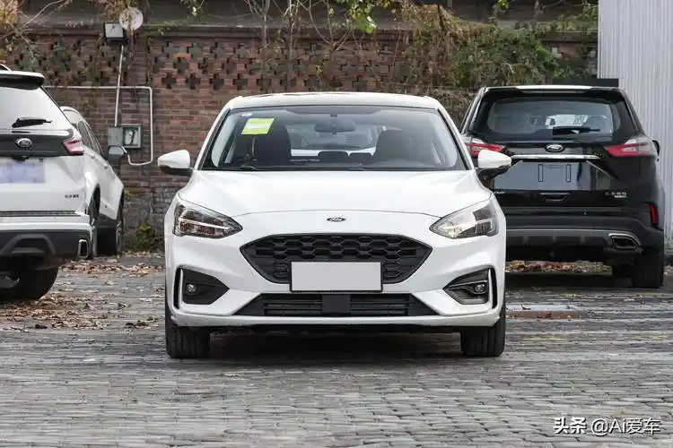 福特福克斯 2021款:配置很丰富,空间也可以-奇点