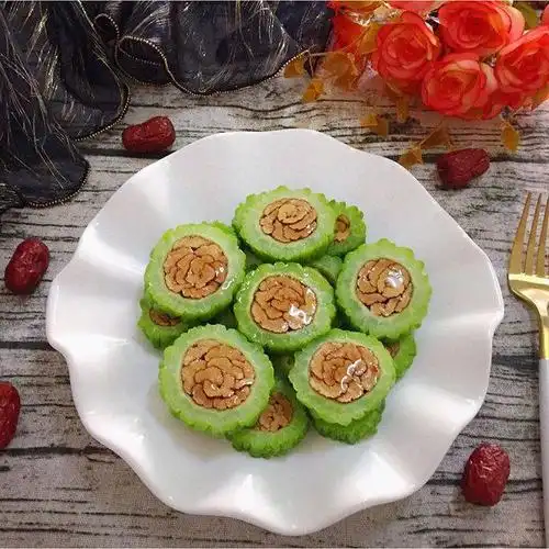 超有创意的绿色素菜做法,营养是相当丰富,老人孩子多吃对身体好_网易