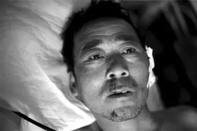 新闻中心 法治新闻   蒙面人夜闯拆迁户砍伤一家7口    事发三河市