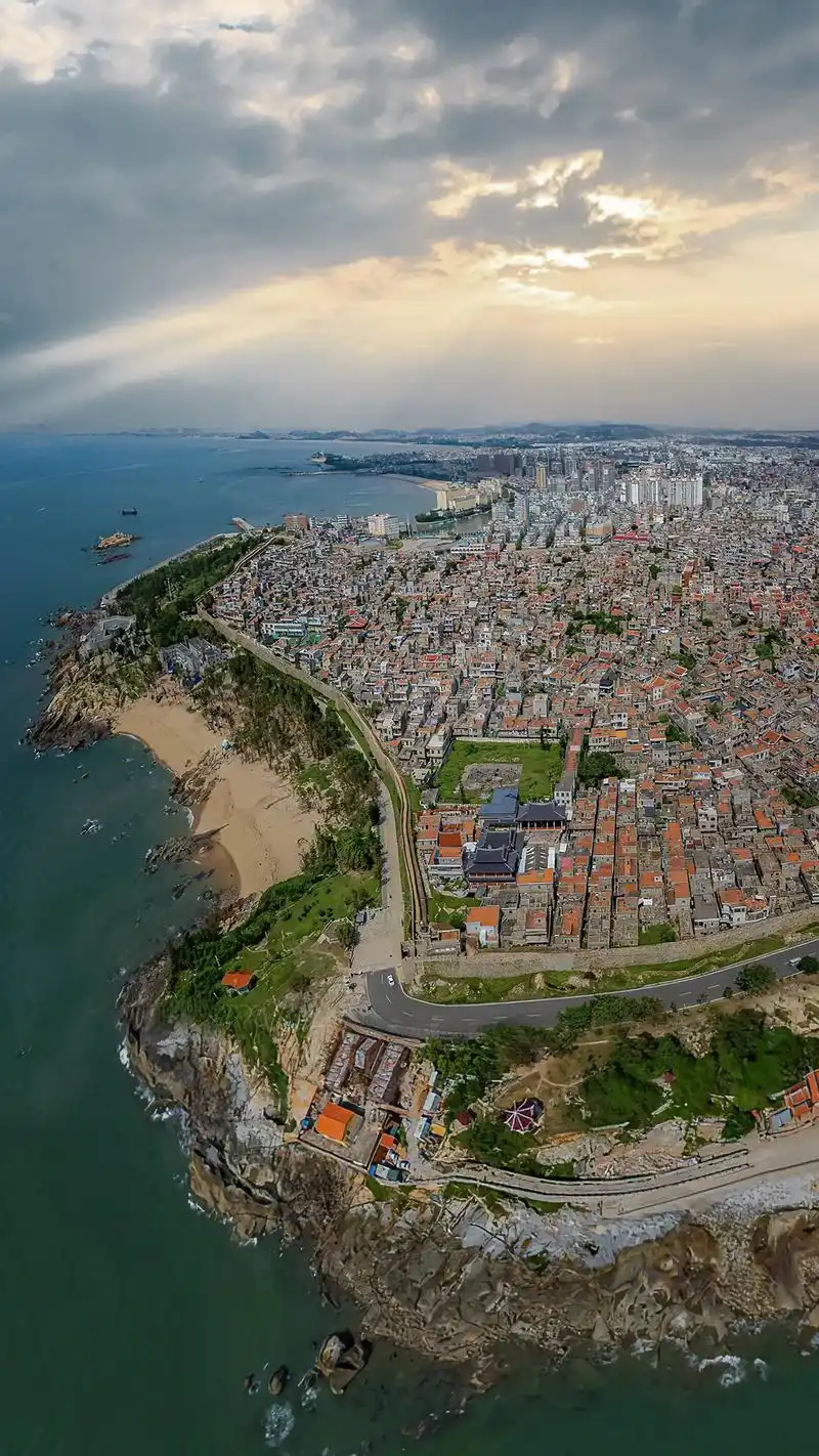 "一座由女人建设的石头古城"-惠安崇武古城,你听过惠安女的故事吗?