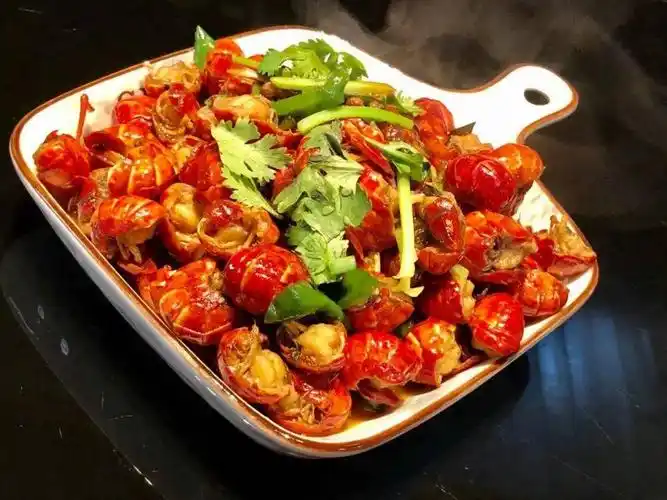 已经可以下结论了用油焖大虾的方法烧虾球味道是最棒的您尽管试