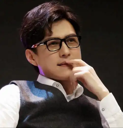 靳东30岁后的发型告诉我们靳东发型图片精选