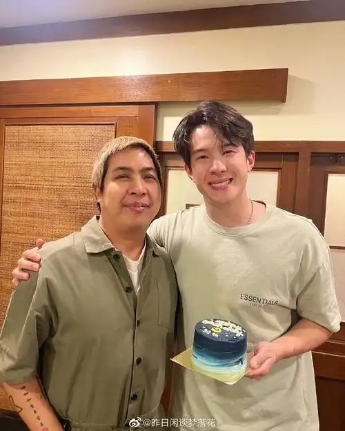 来自泰星jamesma的ig的更新:今天是小五的30岁生日,他发文:谢谢你的