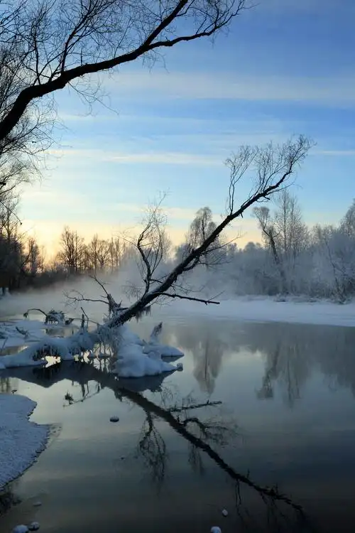 春天到了,冰雪融化了,潺潺流水声给人以美的享受