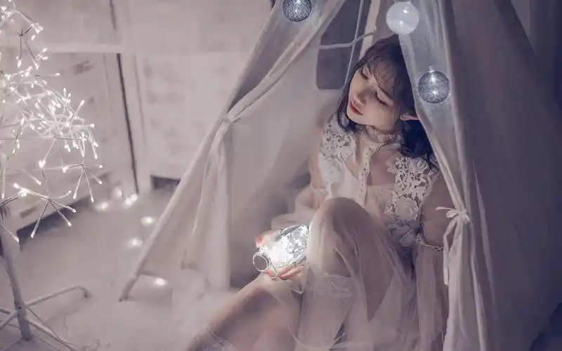 清冷美女养眼唯美高清桌面壁纸