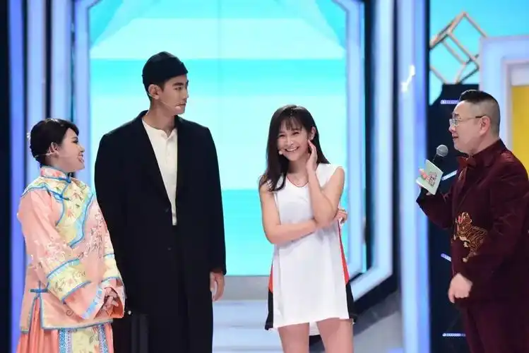 纪凌尘汪聪做客疯狂衣橱谢依霖衣品再获好评