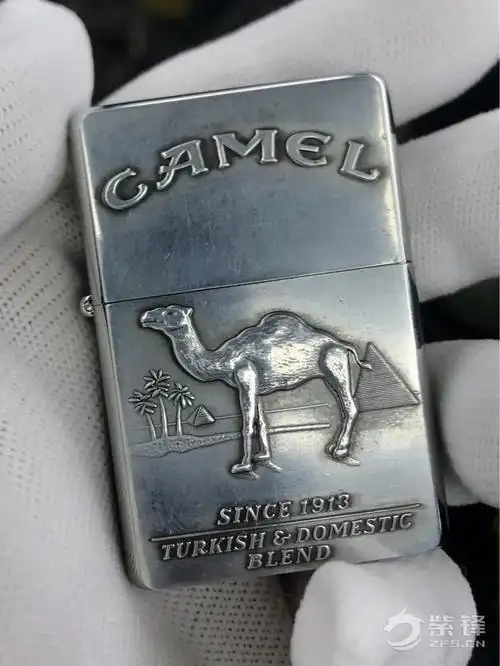 zippo骆驼贴章
