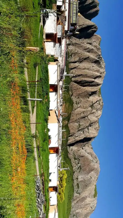 甘加草原白石崖