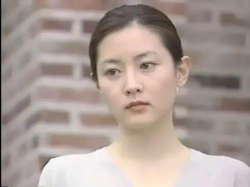 火花中的李英爱这个角色是她的颜值巅峰吧