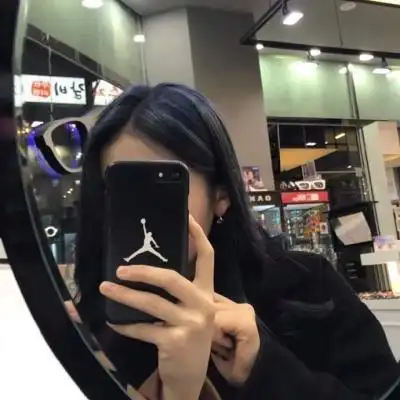 时尚气质的手机控女生头像我只对你有感觉