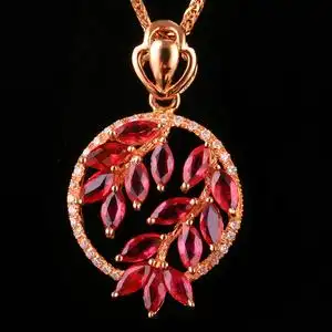 圆形红宝石吊坠图片