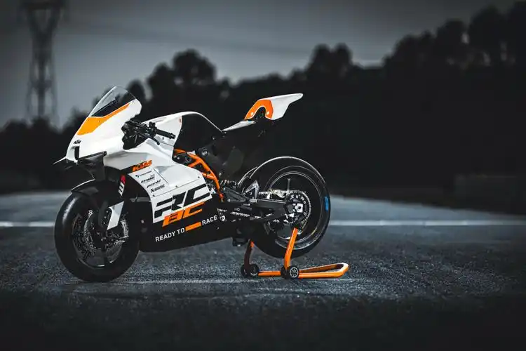 新款ktm rc8c发布,售价约29.9万元_搜狐