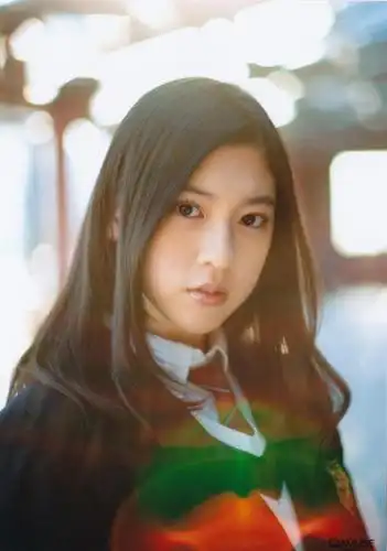 周杰伦新歌mv女主三吉彩花