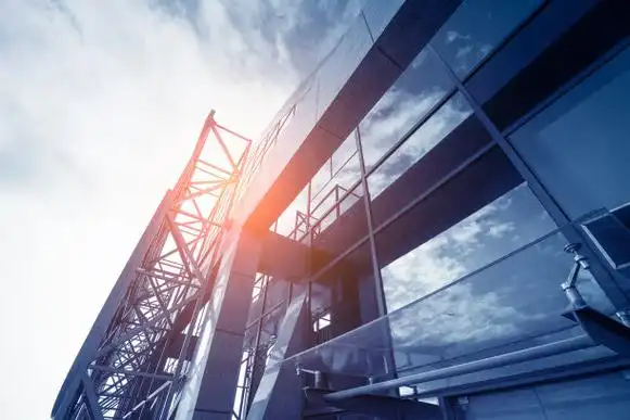 商业前景光明.阳光明媚的现代办公大楼.图片下载