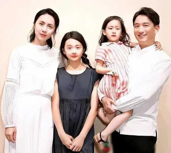 善恶终有报52岁黄磊又曝丑闻人设崩塌最终迎来了悲惨结局