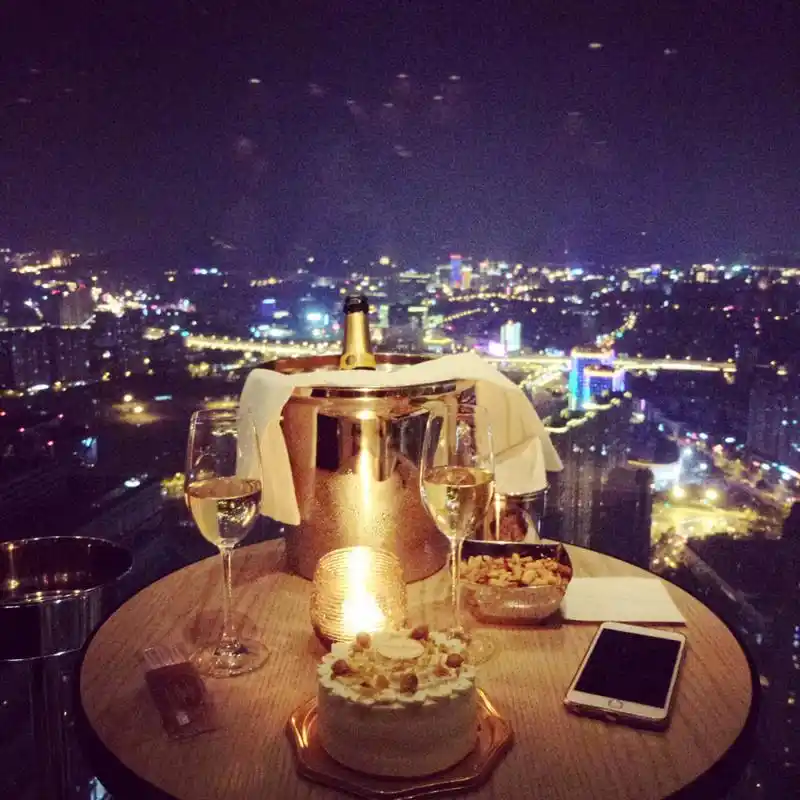 杭州柏悦酒店48l潮酒吧无敌夜景