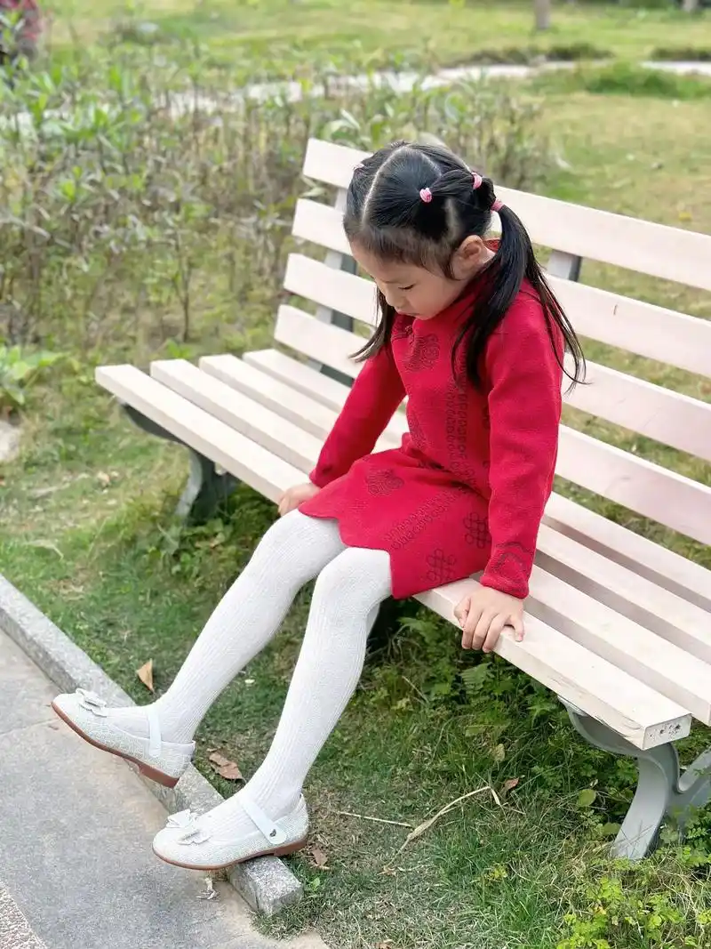 应该没有小女孩不喜欢这双鞋子吧